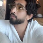 Amaal Mallik Instagram - Subah Subah Koi Sher Ka Mood Na Kharaab Kar De, Isliye Sher Seedha Dopahar Mein Uthta Hai 😴🦁 Siliguri
