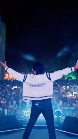 Amaal Mallik Instagram - #AmaalMallikLive at @aiimsraipurmsws ♥️🎵

.

.

.

.

@orianaaiims @tribevibe.live @onstagetalents @shovenshah @mourjo @hellyvasavada @hamzakazi_drums @azeemdayani @dcatalent @onstagetalents @yashnarvekar92 @bosco.fernandez @among_jamir @rolandfernandes25 @dipesh.varma @aritra_on_the_drums @ashwin___suvarna @jaked.visuals @jaidevterphale @slimbone_ak.