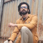 Amaal Mallik Instagram - Talk nerdy to me 🤓 Styled by @malvika_tater Outfit @nm_design_studio Glasses @cartier #KeringEyewearIndia Shoes @albertotoressi Camera : @kunnalsonowane