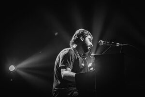 Amaal Mallik Instagram - @amaal_mallik for @orianaaiims
.
📸 : @jayanthshah 
.
.
@kreativekeedaent x @orianaaiims
#music #musician #musicproducer #india #amaalmallik #band #concert #concertphotography #festival #live #livemusic #concertphoto #indainsingers #singer #concerts #indianphotography #musiclife #musicfestival #amaalianforlife #potraits #sfx #fireworks