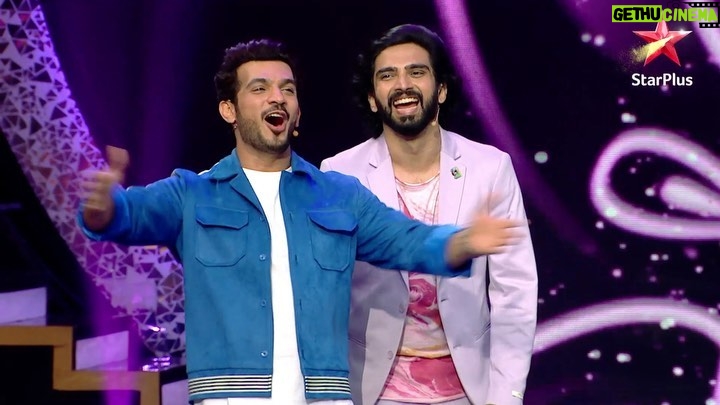 Amaal Mallik Instagram - #RavivaarWithStarParivaar 8 PM tonight & every SUNDAY on @starplus ! Indian Television Par Pehli Baar : Music, Masti Aur Entertainment se bhara hua ek dhamakedar yet parivaarik show shuru hone jaa raha hai ๐ค๐ป๐ฅ Lekar Aa Rahe Hai Main Aur @arjunbijlani India ke super hit shows ke super amazing parivaaron ko ek saath ek hi manch par ๐ฎ๐ณ๐ฏ #Amaalians abse #SundaysWithAmaal TV par bhi ๐๐ปโฅ๏ธ #TeamAnupama #TeamYRKKH #TeamSNS #TeamGhumHaiKisikeyPyaarMeiin #TeamPandyaStore #TeamYHC #TeamBCHD #TeamImlie