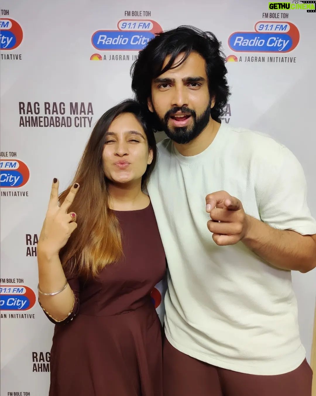 Amaal Mallik Instagram - Look who visited the studio today... @amaal_mallik π We had a great great time and your live musical session was just amazing πΆ #amaalmallik #amaalmalik #amaalmaliksongs #amaalmalliklive #amaalmaliksongs #armaalians #armaaliansarmy #armaalian #amaalmalikmusic #bollywoodsongs #bollywood #bollywoodsinger #bollywoodmovies #musiccomposer #gujarat #ahmedabad