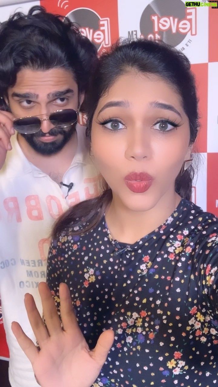 Amaal Mallik Instagram - Omg did you just hit a Century!!!!! @amaal_mallik What a sweetheart you are 😍 Congratulations on your 100th song. Listen to #tujhechahtahoonkyun on @feverfmofficial now. . . #tujhechahtahoonkyun #amaalmallik #amaalians #armaal #armaalians Mumbai, Maharashtra