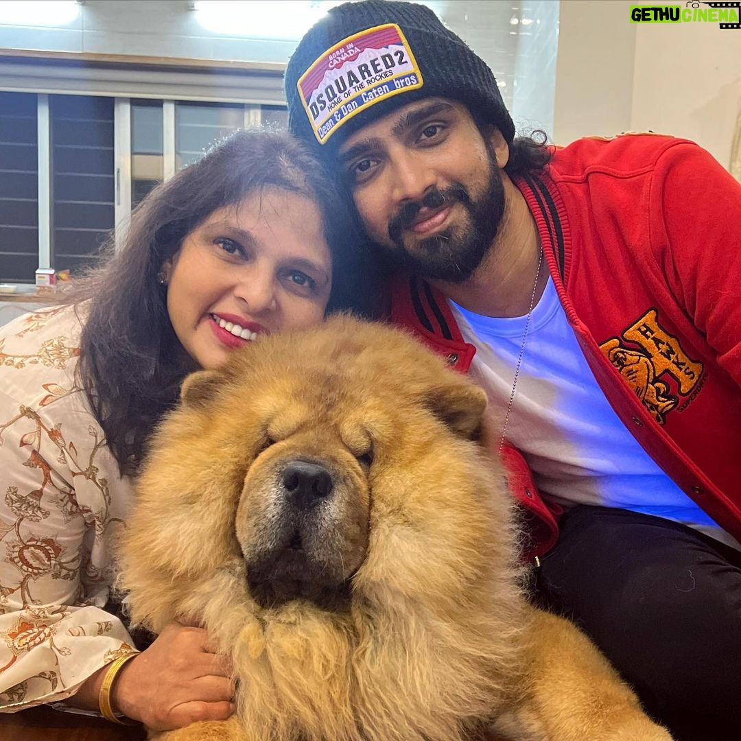 Amaal Mallik Instagram - Happy Birthday to the ‘Iron Lady’ of our family. Thank you @jyothimalik for being the most amazing mother, friend & confidant ♥️ I am a strong soul only because I was raised by this extremely strong woman who possesses the heart of a child, the boldness of a lioness, the power of mother earth & the calm of the sea. I love you mom, and even though we challenge each other on a daily basis and are at loggerheads with our opinions 😅 This life would be meaningless if hadn’t been born to you….