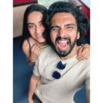 Amaal Mallik Instagram - Man with that Talent and some outstanding Vibe! 💫 @amaal_mallik ‘s song tujhe Chaahta hoon kyun is out … Go hear it NOW!! . . . . . . . . . #thatssoniyati #amaalmallik #youtube #music #tujhechaahtahoonkyun #promotion #radio 94.3 MY FM