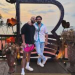 Amaal Mallik Instagram - This young boy started his musical journey with me 7 years ago on the #MSDhoni soundtrack. Today @rizshainnn is one of the youngest,most talented & surely the most hardworking music producers out there & I swear I haven’t seen any one his age do what he does 💯 There’s a long road ahead but this is a post to tell you that I’m proud of you kid & I will always have your back♥️ We are gonna be dropping some fresh vibes really soon and it’s gonna sound as colourful as this picture of ours 👊🏻🌈