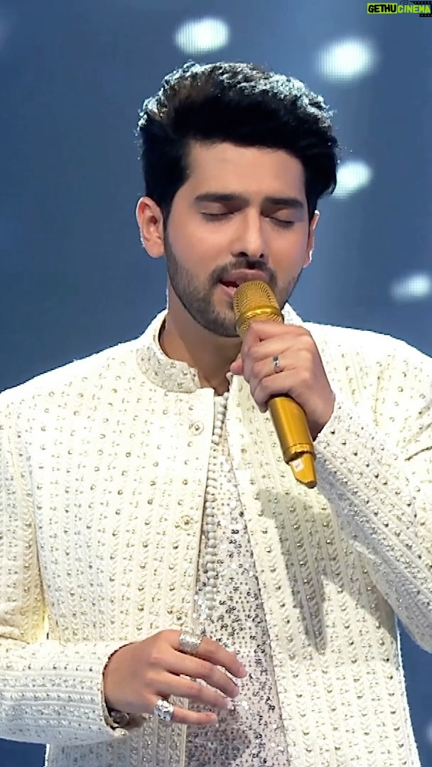 Amaal Mallik - 297.6K Likes - Get ready to experience a rollercoaster of emotions as our song #MarneSePehle makes it’s national television debut on Indian Idol 🥹❤️
Watch this performance and the rest of the Diwali Family Wali episode on @sonytvofficial tomorrow night at 8pm. Loads of surprises in store for y’all, so stay locked in!
Song: Marne Se Pehle from the album “Only Just Begun”
Music: @amaal_mallik
Lyrics: @kunaalvermaa
Music Producer: @vaibhavpani
Label: @alwaysmusicglobal / @warnermusicindia
Outfit: @svacouture
Styling: @malvika_tater
@shreyaghoshal @vishaldadlani @kumarsanuofficial @obomtangu_16 @fremantleindia #IndianIdol #DiwaliSpecial #MarneSePehle #OnlyJustBegun