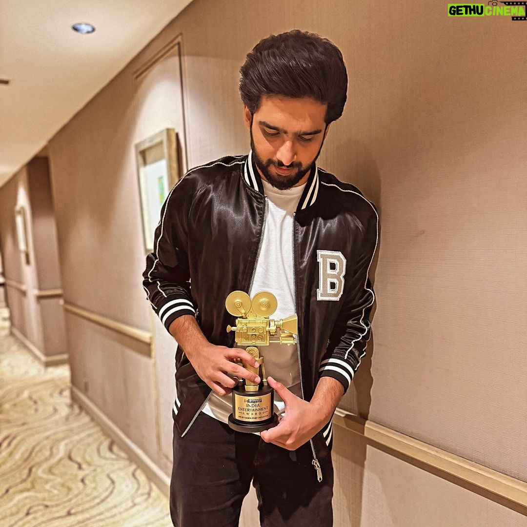 Amaal Mallik - 226.5K Likes - #MusicianOfTheDecade ♥️🎵
Thank you @realbollywoodhungama for honouring me with this & a bigger thank you to my fans and listeners across the globe.
I dedicate this one to my grandfather #ShriSardarMalik who began this legacy of music seven decades ago….
#BHOTTIndiaFest #Awards #BollywoodHungama #WeTheBlessedMusic