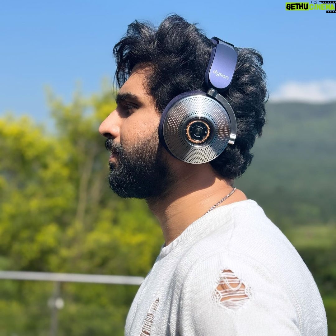 Amaal Mallik - 313.4K Likes - When the music is on, the world goes off🎵
Music has always been by my side, so anything that enhances the experience is approved by me.
The Dyson Zone Headphones provide a truly immersive experience and help me not only provide top-notch audio but also have the capability to cancel all external noises and disconnect from the world.
#DysonZone #DysonIndia #gifted
@dyson_india