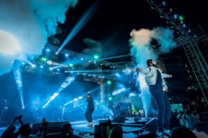 Amaal Mallik Instagram - @amaal_mallik for @orianaaiims
.
📸 : @jayanthshah 
.
.
@kreativekeedaent x @orianaaiims
#music #musician #musicproducer #india #amaalmallik #band #concert #concertphotography #festival #live #livemusic #concertphoto #indainsingers #singer #concerts #indianphotography #musiclife #musicfestival #amaalianforlife #potraits #sfx #fireworks