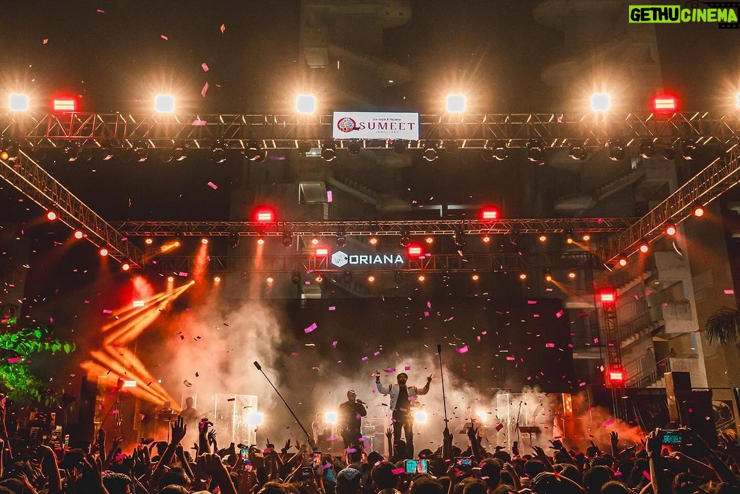 Amaal Mallik - 211.1K Likes - @amaal_mallik for @orianaaiims
.
📸 : @jayanthshah
.
.
@kreativekeedaent x @orianaaiims
#music #musician #musicproducer #india #amaalmallik #band #concert #concertphotography #festival #live #livemusic #concertphoto #indainsingers #singer #concerts #indianphotography #musiclife #musicfestival #amaalianforlife #potraits #sfx #fireworks