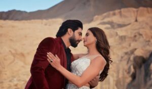 Amaal Mallik Instagram - This is me trying to keep my self alive at this incredibly high mountain peak, Part 2 🤯

- All while trying to balance my body weight on this boulder and pull in some oxygen to sing the lyrics because I can’t lip sync.

- I hadn’t eaten a morsel for 6 hours and had slept for 4, because our shoot was called off the day prior due to a protest in Ladakh.

- @hashimbachooali my producer was very low on oxygen and had to get medical aid immediately, so had to get into the production nitty grities with my father which isn’t too pretty.

- @krishtrivedi7 being who he is kept things calm with @aamnasharifofficial and kicked me on my arse and helped us make history.

- @yogeshbhanushali07 & @imdhanraj made it come alive on screen through their brilliance in their respective art forms of cinematography & choreography.

Aur khudki tareef ab main kya hi karun !?

I’m darn good at juggling so many things at once, and I love a challenge🤘🏻

So, along with all the above mentioned factors plaguing my mind, I went for the take and not once did I ever let my heroine fall, specially not from here 😋

Ab yeh #Mohabbat nahi toh kya hain ? 

#TrendingOnReels #TrendingSongs #AmaalMallik #AamnaSharif #AM111 @tseries.official