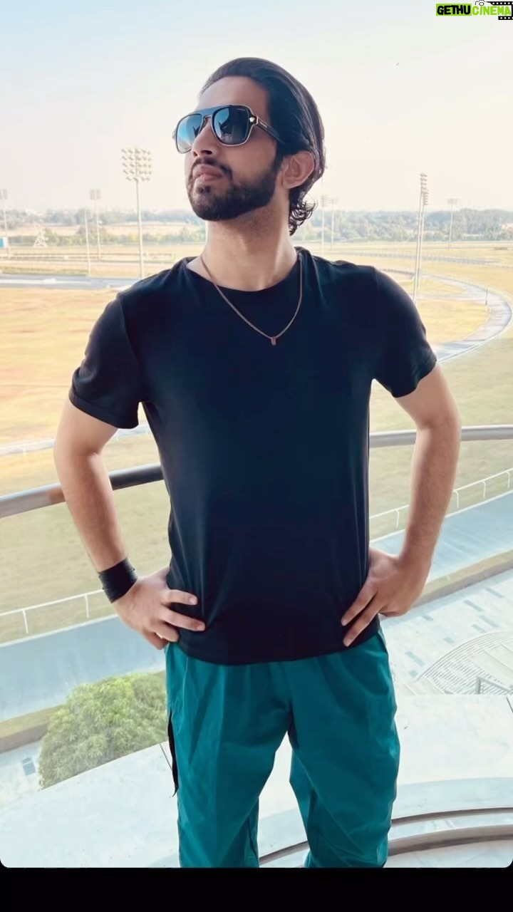Amaal Mallik Instagram - Main Yahaan, #TuKahaan 🤔🤷🏻♂️