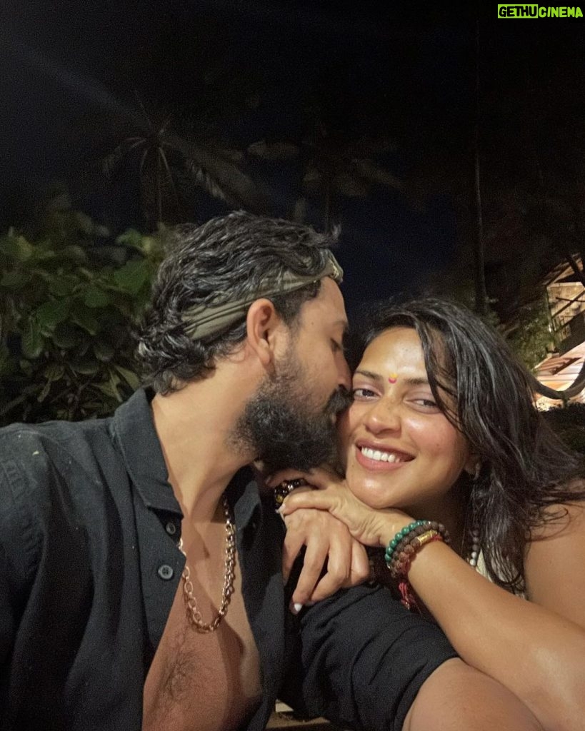 Amala Paul Instagram - “Cherished Moments Under the Starlight” 🤍💫 Your entire life can really change in a year... you just gotta love yourself enough to know you deserve more, be brave enough to demand more, and be disciplined enough to actually work for more. #love #datenight #embraceyourself Vaayu Kula
