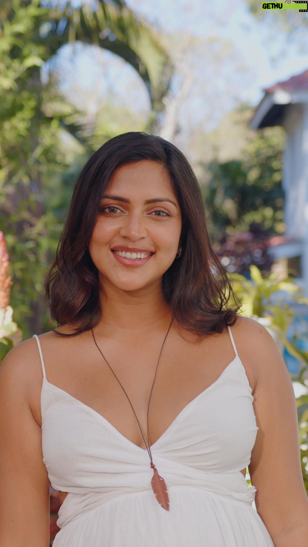 Amala Paul Instagram - Pregnancy brought so many changes into my life, and one of the biggest challenges I faced was the dreaded hair fall. But then, I discovered @lovebeautyandplanet_in ‘s Onion, Black Seed Oil & Patchouli Hair Fall Control Shampoo & Conditioner. This duo is the best combination for me as the Onion Oil in it helps in promoting hair growth & the Black Seed Oil prevents hair fall. I also LOVE that the Patchouli makes the hair smell delicious. So what are you waiting for? Go get your Hair Fall Control duo today! #AD #LoveBeautyAndPlanet #NoHairfall #SmallActsofLoveforHair #HairCareRoutine #HairfallSolution #OnionOil