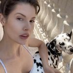 Amanda Cerny Instagram - A beachful little break in your timeline🧘🏻‍♀️☀️ Zig zag!!! Stuart, Florida