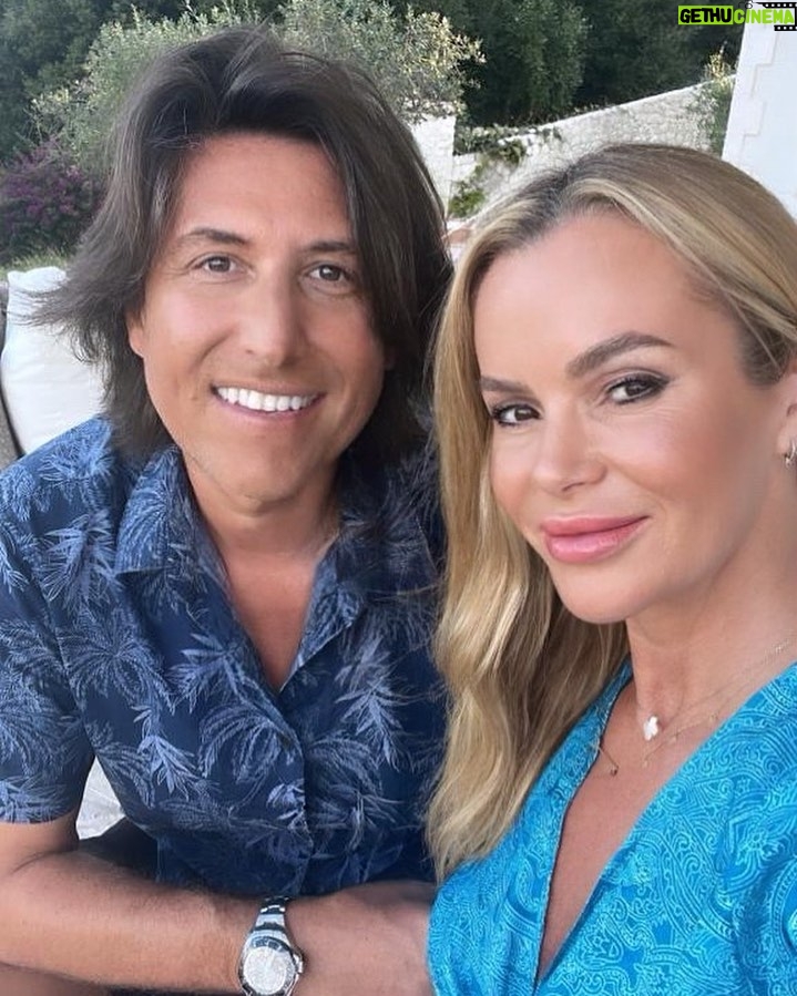 Amanda Holden Instagram - Finally, I got the pic with my husband! 🥰📸☀️🥂