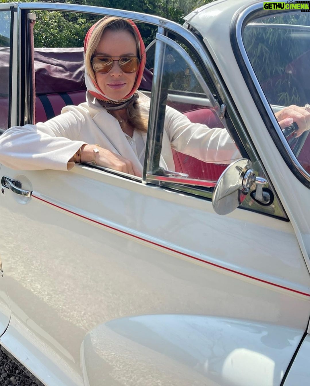 Amanda Holden Instagram - HAPPY 75th birthday to #morrisminor I love mine so much.. despite this pic my moggy has never let me down 🤣 always starts first time. ❤️
