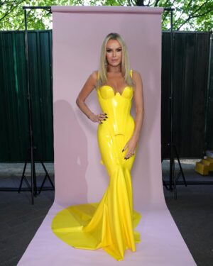 Amanda Holden Instagram - 💛 Live Show 1 @bgt check out my TikTok too