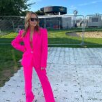 Amanda Holden Instagram - #coronationconcert Pink to make the #King wink ❤️🥂🇬🇧