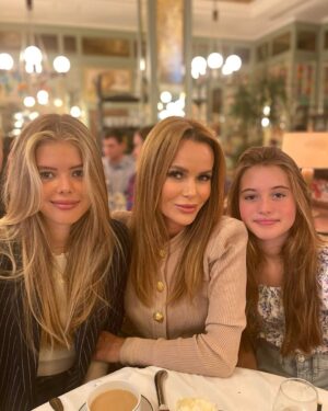 Amanda Holden Instagram - Celebrating the #kingcharles #coronation #longlivetheking 📸by my Love ❤️🥂🇬🇧🫖