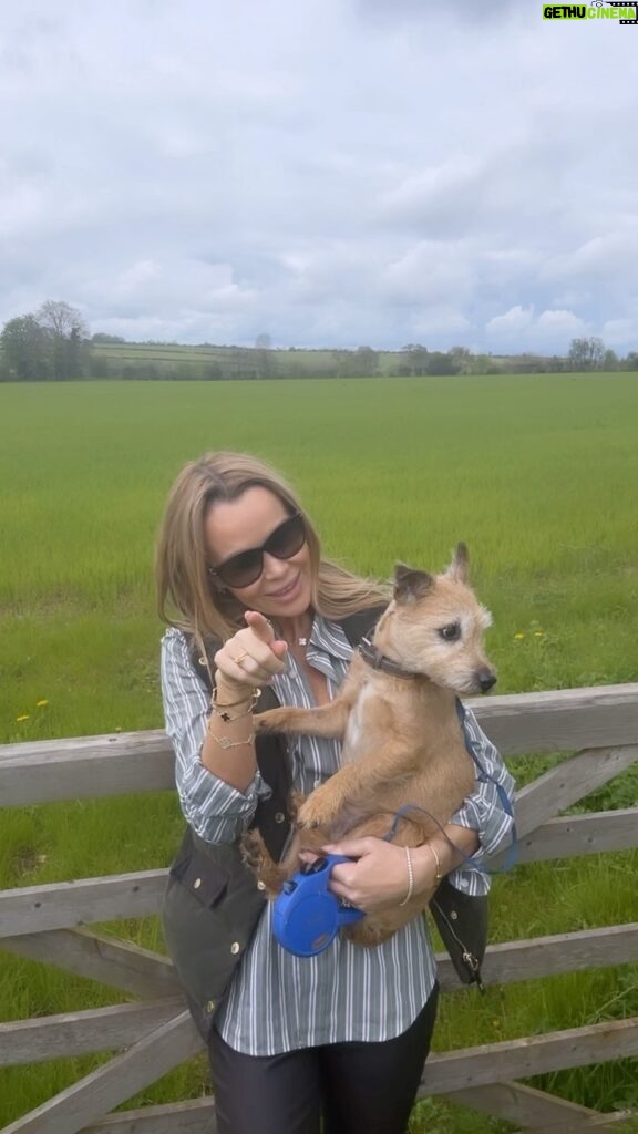 Amanda Holden Instagram - The best day. With my just my love and my other love #Rudie! 🐕Girls doing their own thing. We made the most of it ..out in the country ❤️🥂#bankholiday
