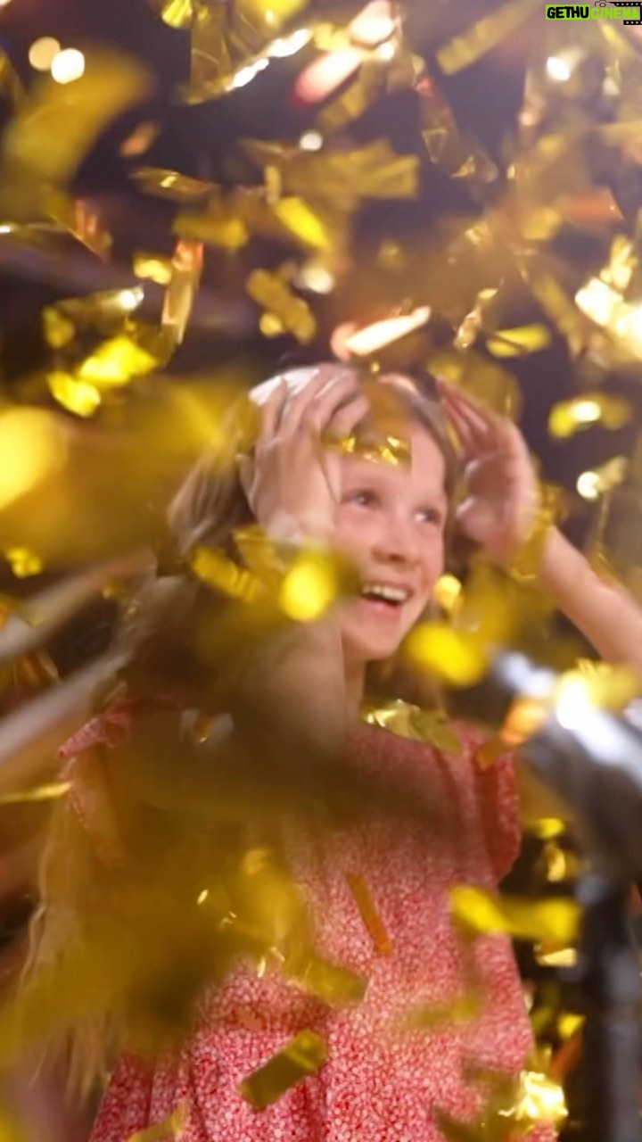 Amanda Holden Instagram - Phenomenal 🌟 That Golden Buzzer moment 🌟 @bgt