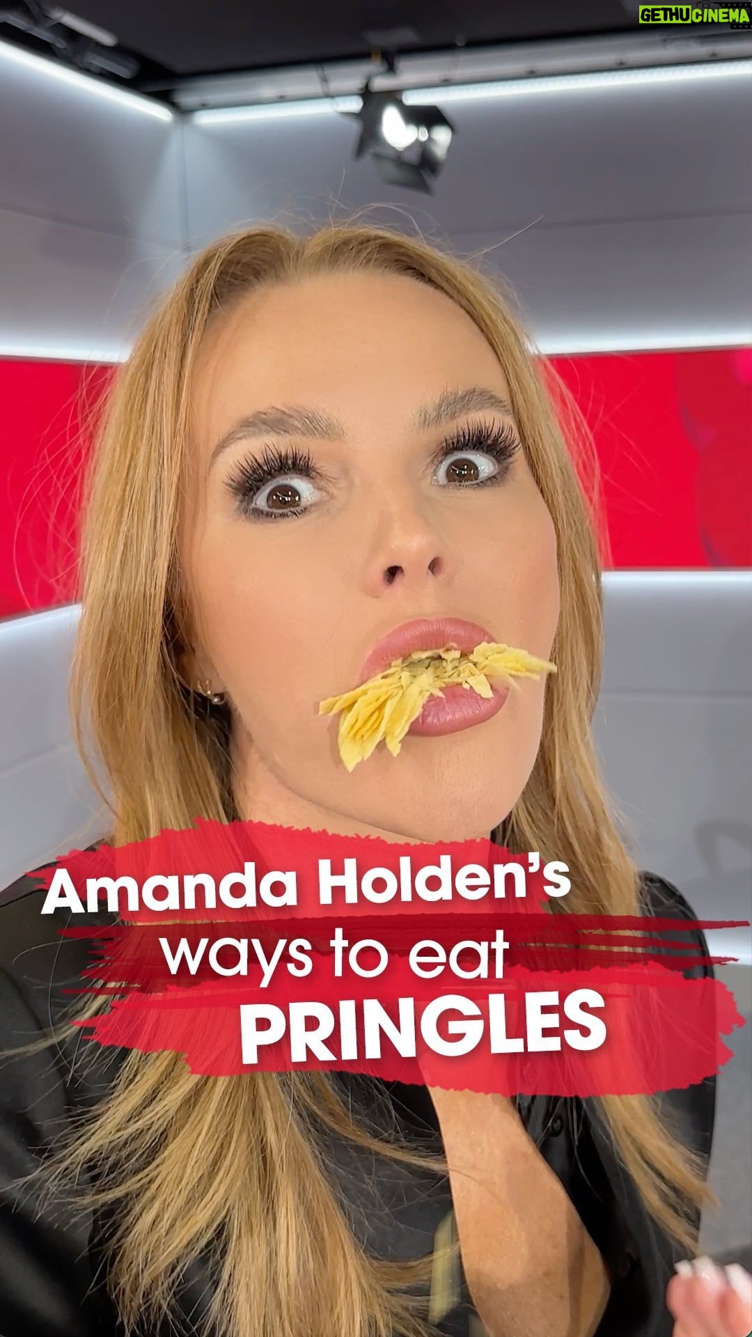 Amanda Holden Instagram - How do you eat yours 🤣👀