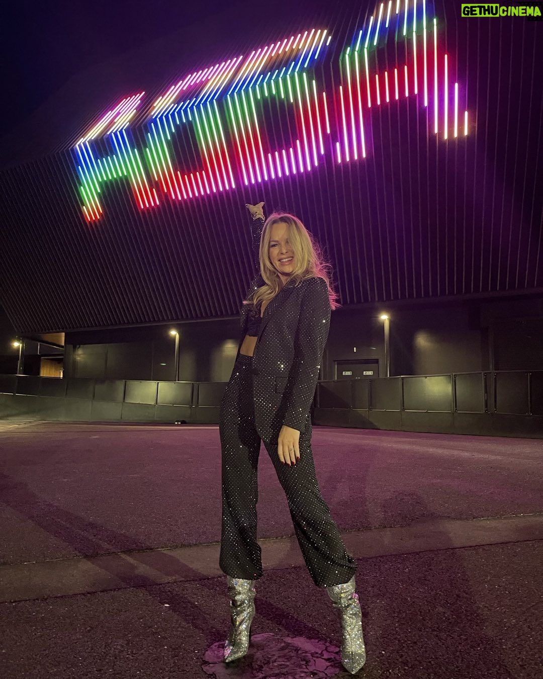 Amanda Holden Instagram - Well. You don’t need me to say this is BLOODY BRILLIANT BUT IT IS BLOODY BRILLIANT @abbavoyage I wept with joy ❤️ ABBA are back
