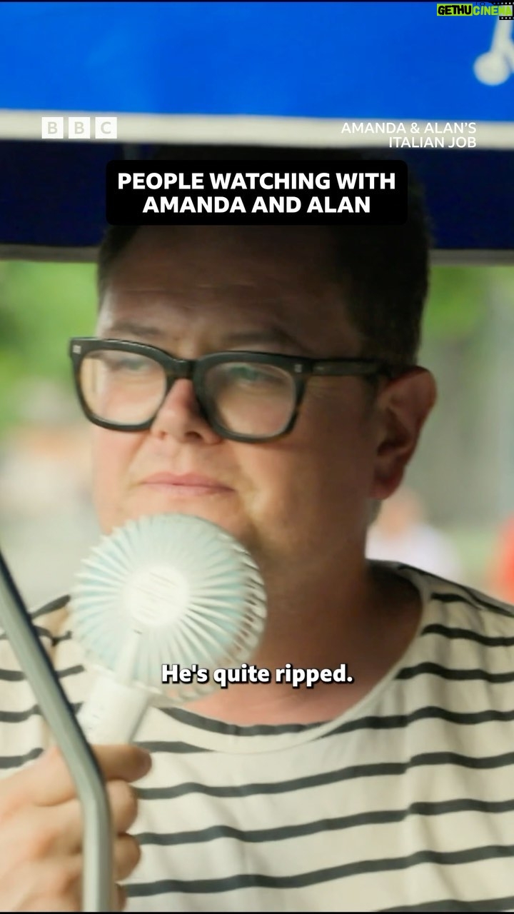 Amanda Holden Instagram - Ribs are overrated tbh 😄 @chattyman @noholdenback #AmandaAndAlan #ItalianJob #iPlayer #Italy
