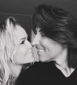 Amanda Holden Instagram - 15 years ago today, I married my best friend. 20 years together. 2 Girls. An 😇 boy and we have made a beautiful life together!!! ( having said everything above, we still bicker every day😂) #anniversary