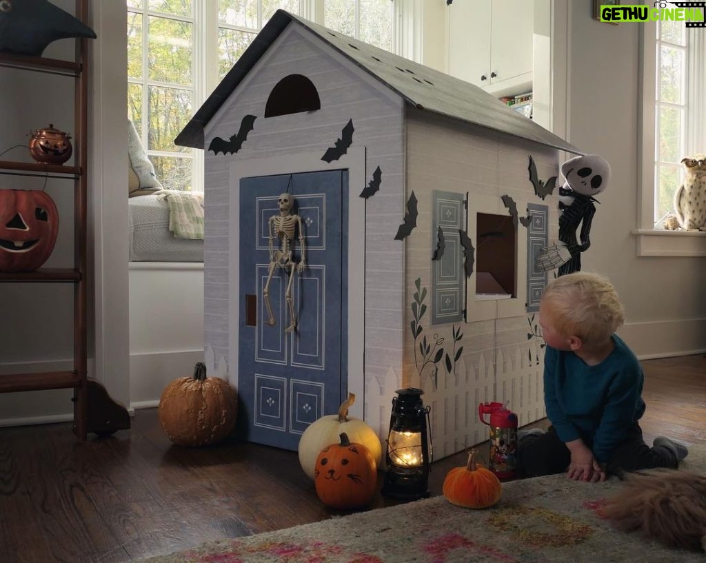 Amanda Seyfried Instagram - haunted house season