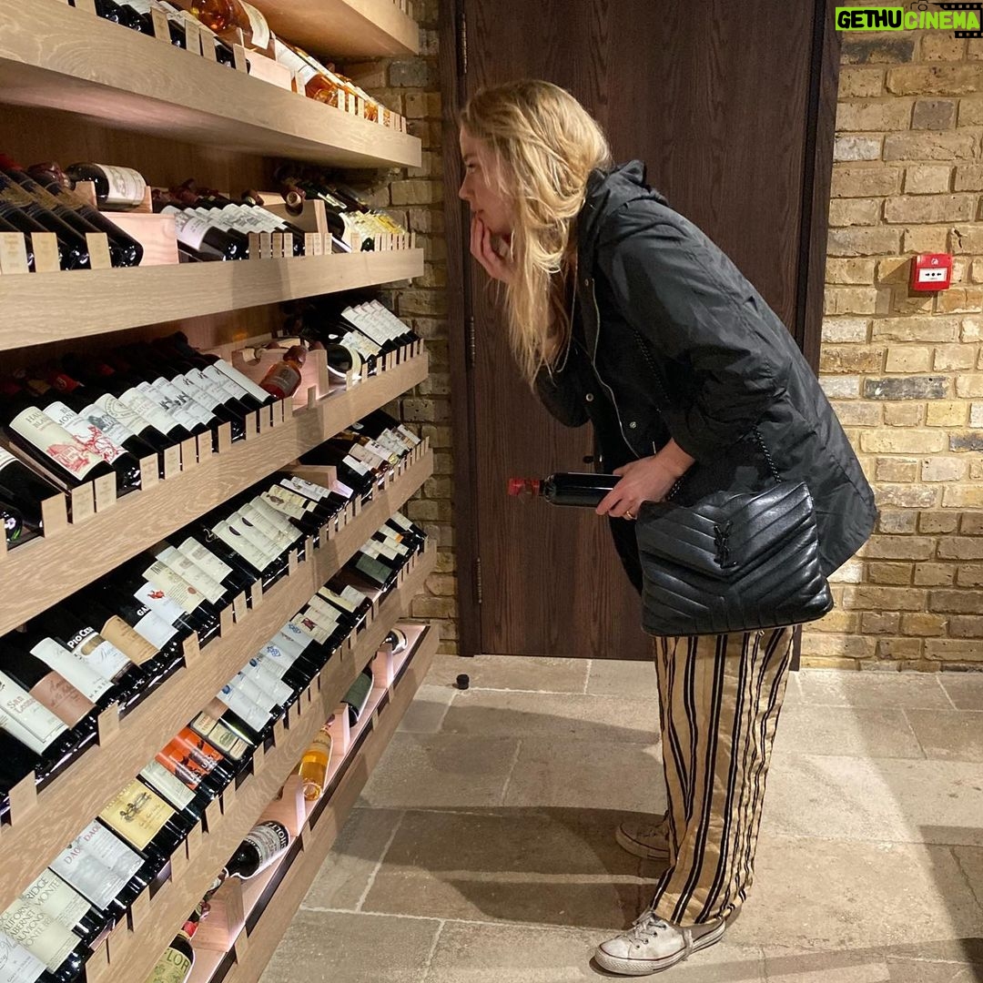 Amber Heard Instagram - I’ll see you in 2022 🍷