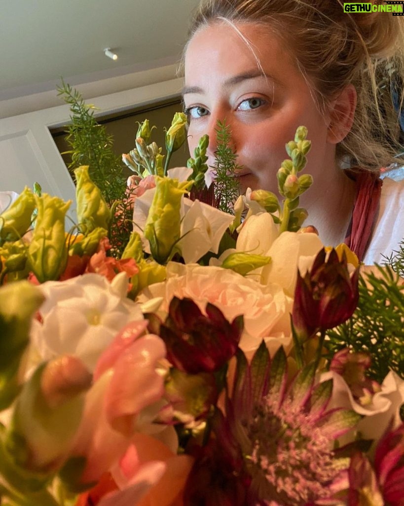Amber Heard Instagram - A boo!quet of flowers 👻💐 (get it?)