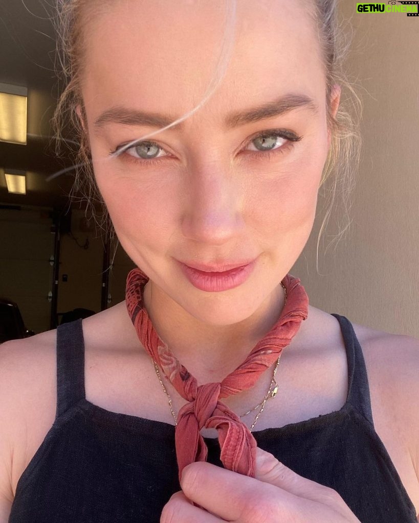 Amber Heard Instagram - I never do selfies