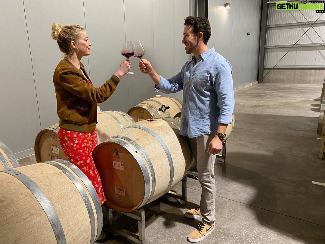 Amber Heard Instagram - Who needs a bottle? #winetime🍷
