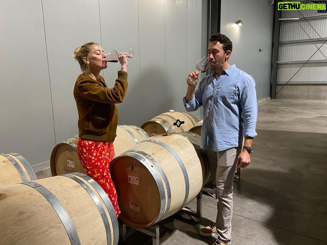 Amber Heard Instagram - Who needs a bottle? #winetime🍷