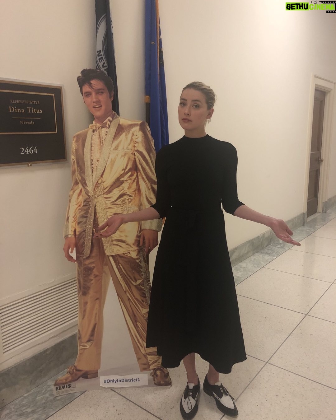 Amber Heard Instagram - Revenge porn has left the building! This is a picture from May 2019 when I travelled to Capitol Hill to share in my experience of the irreversible damage suffered by victims of revenge porn in order to effect change via our legal system by rendering the sharing of private images against one’s consent as a federal crime. I’m so proud to share that on March 16, 2021 the SHIELD Act amendment was made to the Violence Against Women Reauthorization Act of 2021 providing a clear path to justice for victims of this destructive crime. Protecting the privacy and free expression rights of women and girls is an essential part of combating violence against women and achieving gender equality. Congratulations to @CCRInitiative for your tireless work. U.S. Capitol Visitor Center