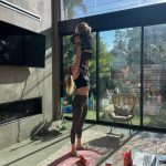 Amber Heard Instagram - Dumbbells are for sissies 💪🏻