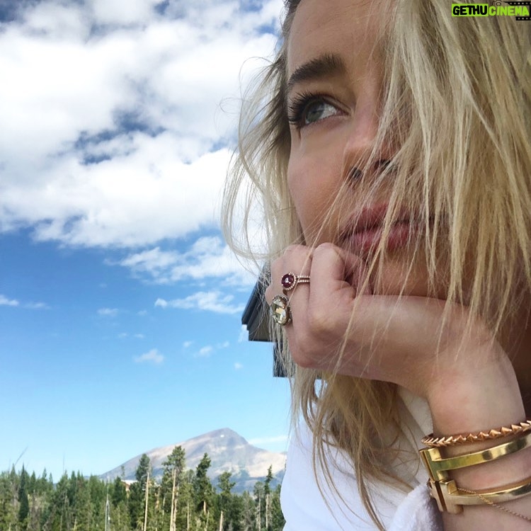 Amber Heard Instagram - Blue skies on my mind