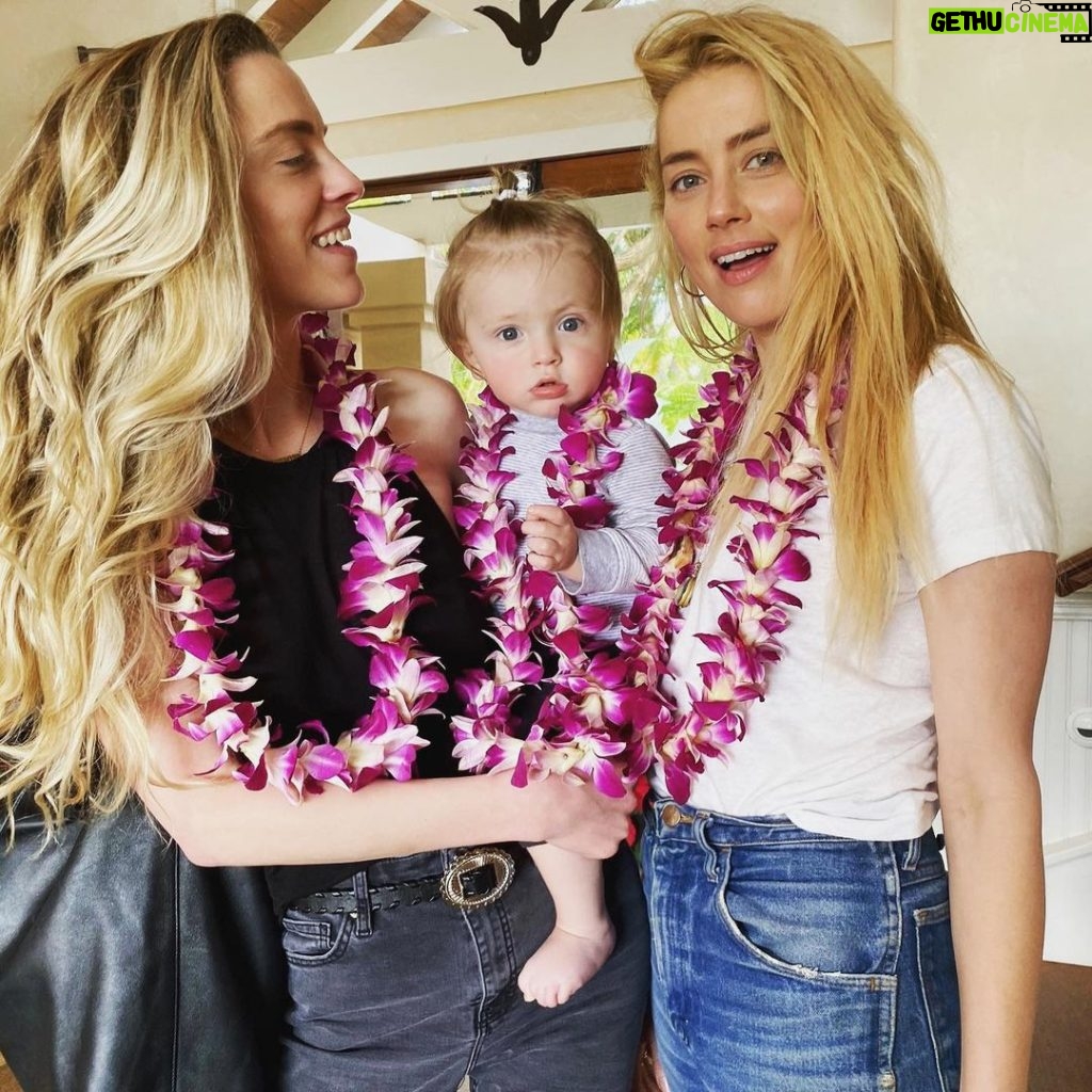 Amber Heard Instagram - Missing my Hawaiian tribe.