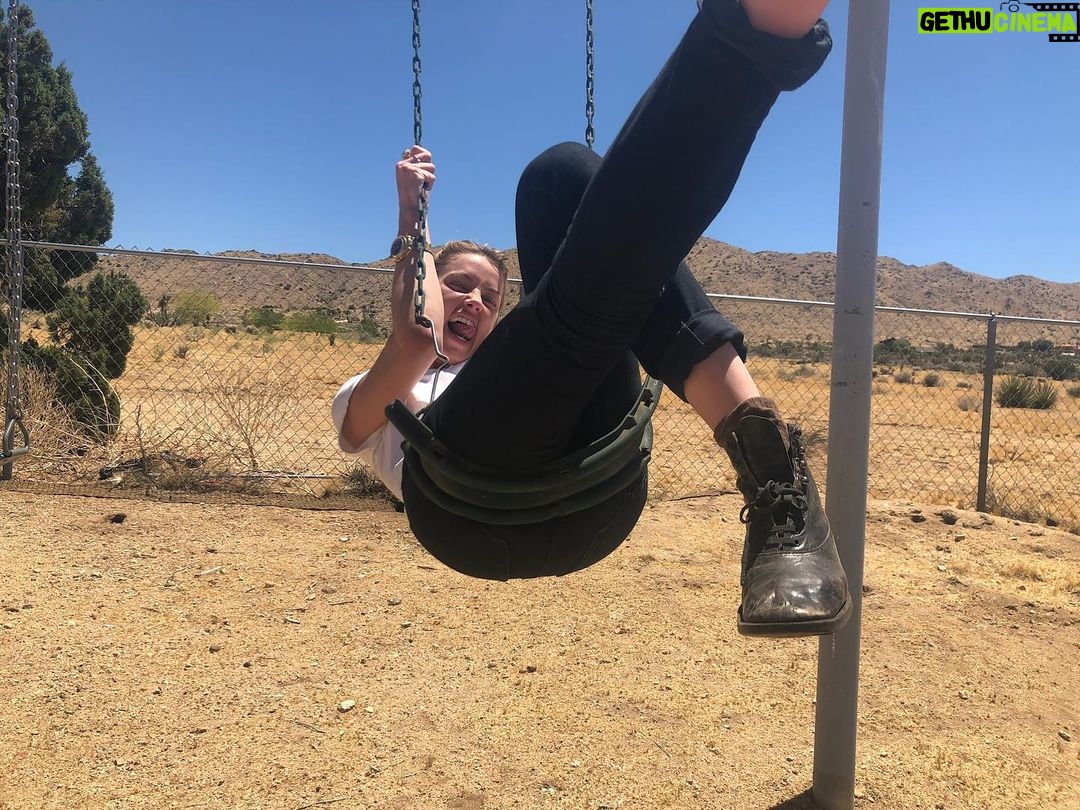 Amber Heard Instagram - Swinging into 2022