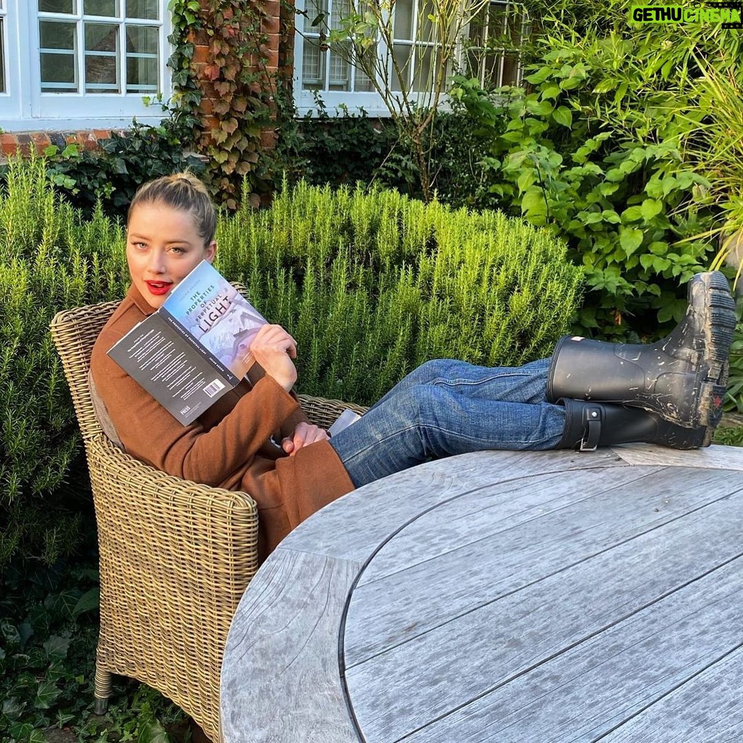 Amber Heard Instagram - Caught in the act, again!