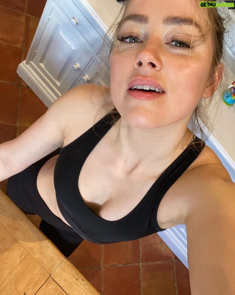 Amber Heard Instagram - Working (out) from home