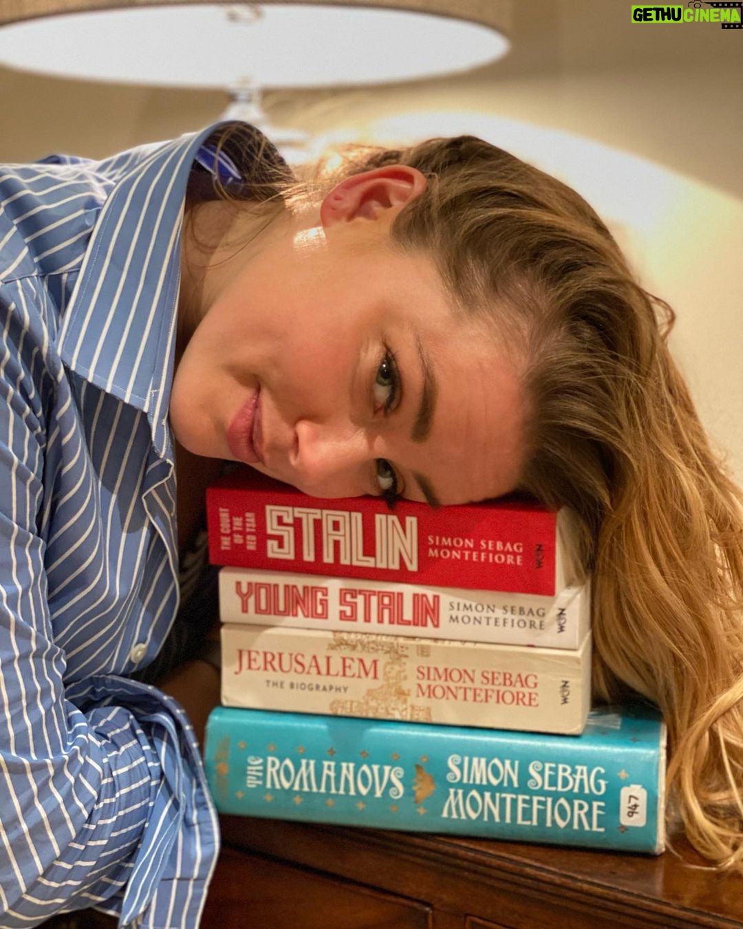 Amber Heard Instagram - Can you guess who one of my favorite authors is…