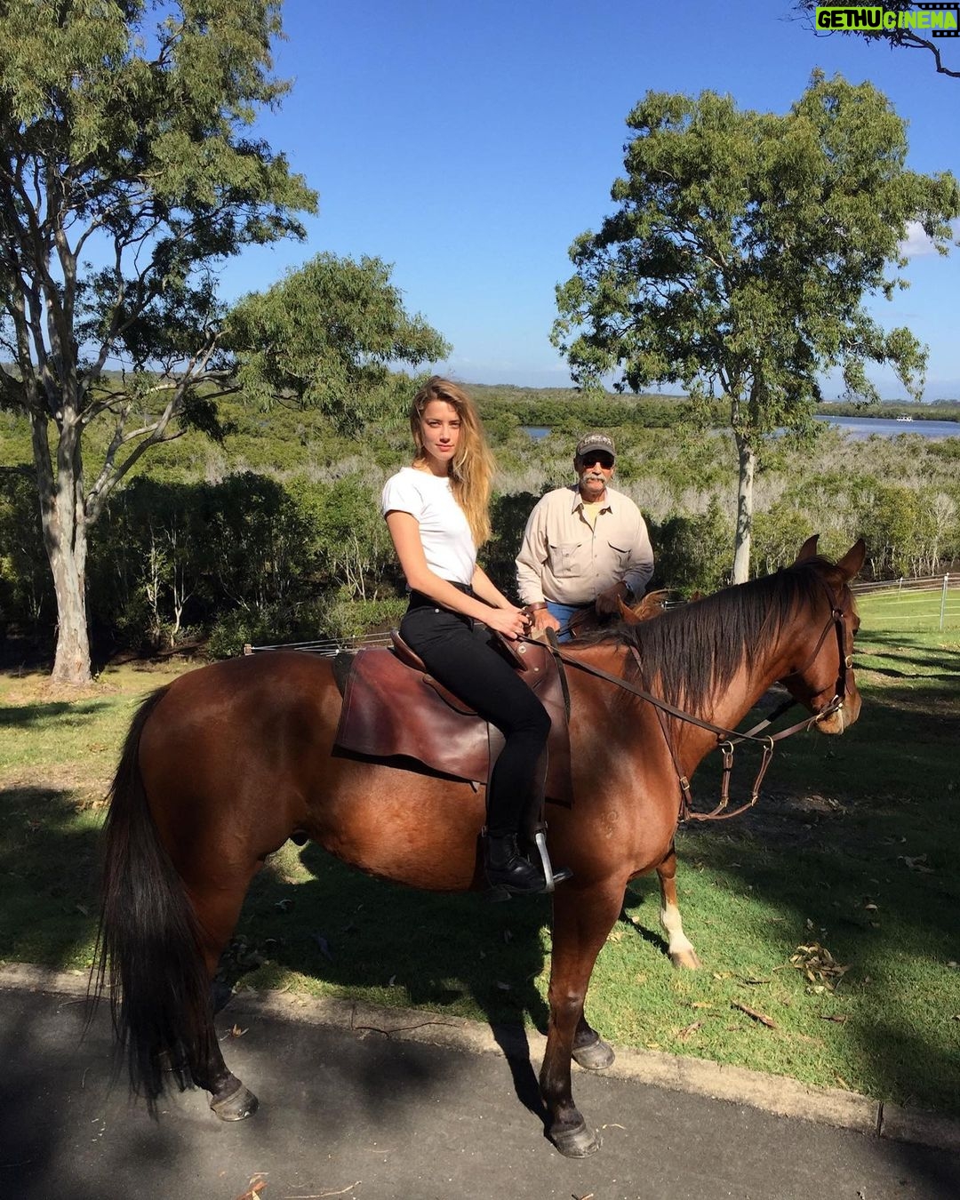 Amber Heard Instagram - Horsin’ around with Dad #tbt 🐎