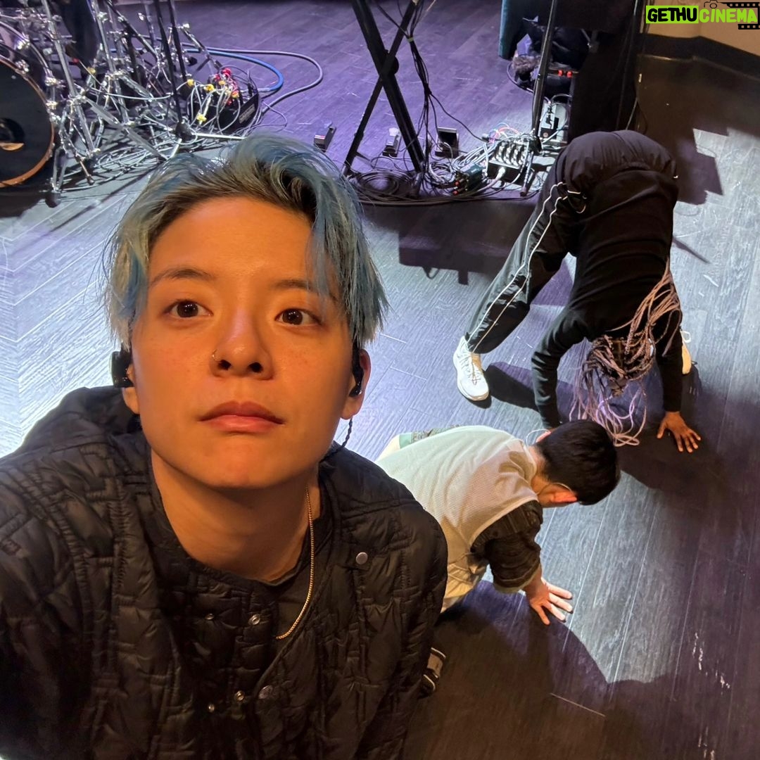 Amber Liu Instagram - SF, LA, SD its been a crazy weekend with you all! ๐งก๐ Thank you always for the vibes and the energy ๐ the team and i had a f***ing blast ๐๐ I know some of you have been with us all three days, TAKE NAPS AND HYDRATE!! CHICAGO, I WILL SEE YOU TOMORROW!! ๐ค