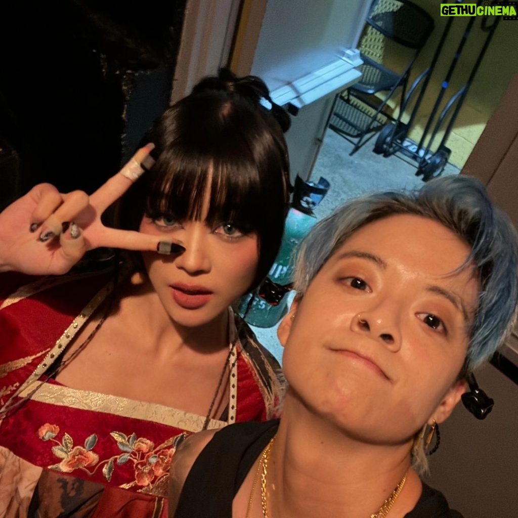 Amber Liu Instagram - SF, LA, SD its been a crazy weekend with you all! 🧡💛 Thank you always for the vibes and the energy 🙏 the team and i had a f***ing blast 🚀🚀 I know some of you have been with us all three days, TAKE NAPS AND HYDRATE!! CHICAGO, I WILL SEE YOU TOMORROW!! 🤘