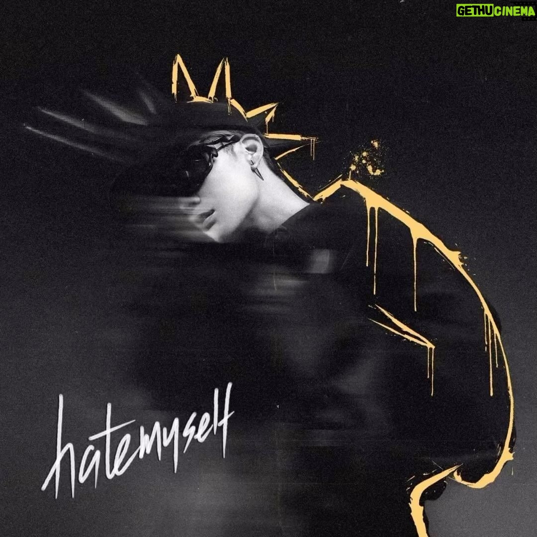 Amber Liu Instagram - Music has always been my therapy. Though this song came from a place of pain, Iโm so grateful to share this with you, now from a place of growth. thank you @bigbananamusic for letting me throw a curveball at you. Iโm endlessly appreciative of your patience and ability to listen to my nonstop nitpicking perfectionism to create this โrobot balladโ (as well as going through over 20 versions of the mix with me ๐คช) i know it wasnโt easy but thank you banana!! EVERYONE COMMENT โ๐ ๐ ๐ ๐ ๐ ๐โ FOR ME IN THE COMMENTS!! tyty~