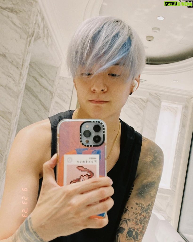 Amber Liu Instagram - awkward selfie dump 🐒🥸